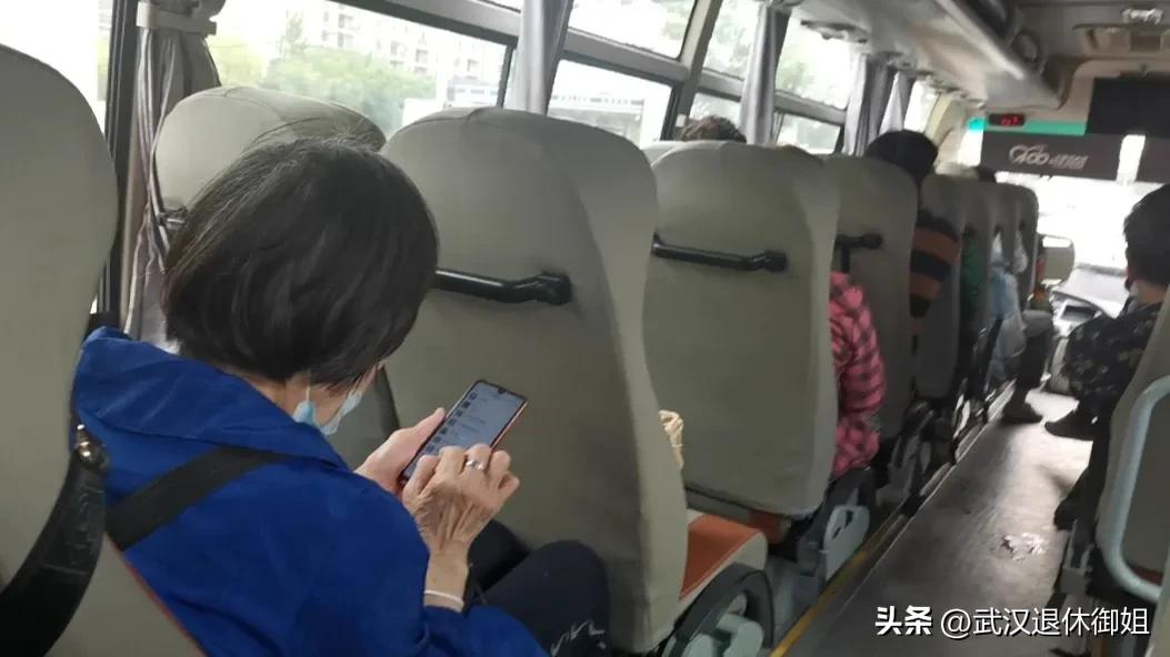 40到60岁老人免费领鸡蛋,60岁老人免费领鸡蛋