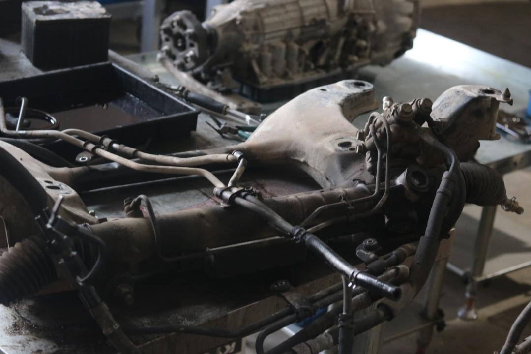 搞了辆“破烂不堪”05年凌志LS430，进厂翻新重造，复活又变新车