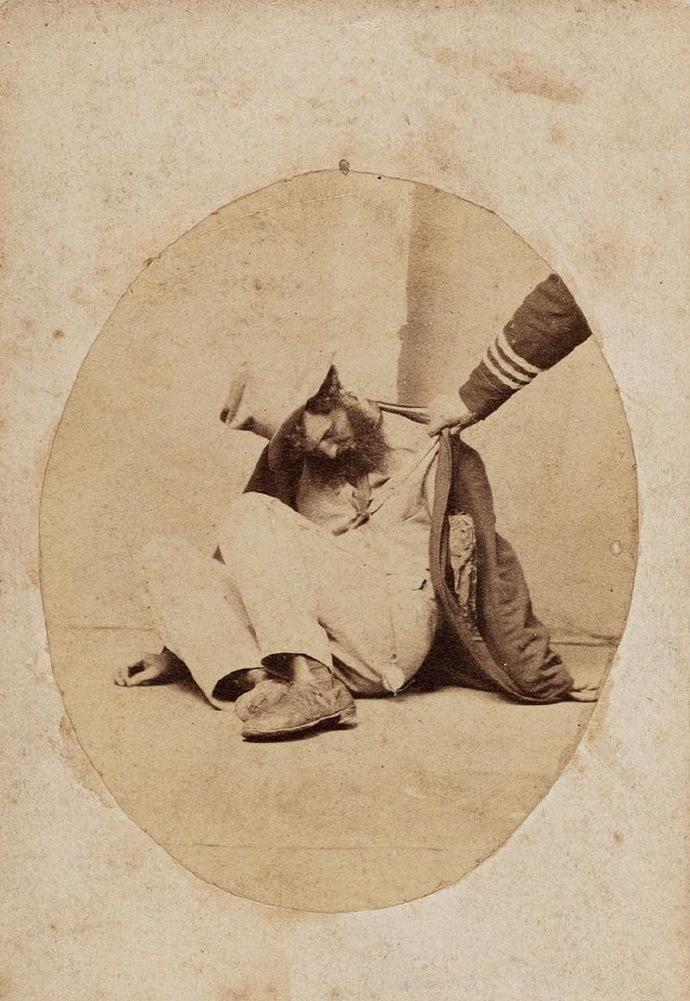 纳粹德国屠杀犹太女人,变态纳粹