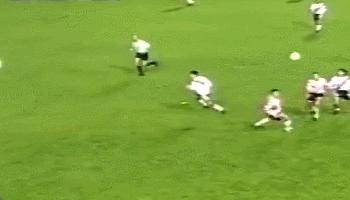 马拉多纳看梅西进球庆祝,梅西致敬马拉多纳的进球