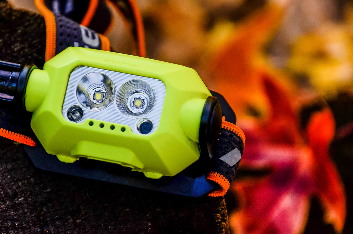 黄白光自由切换两用头灯,泛光和远射一体头灯