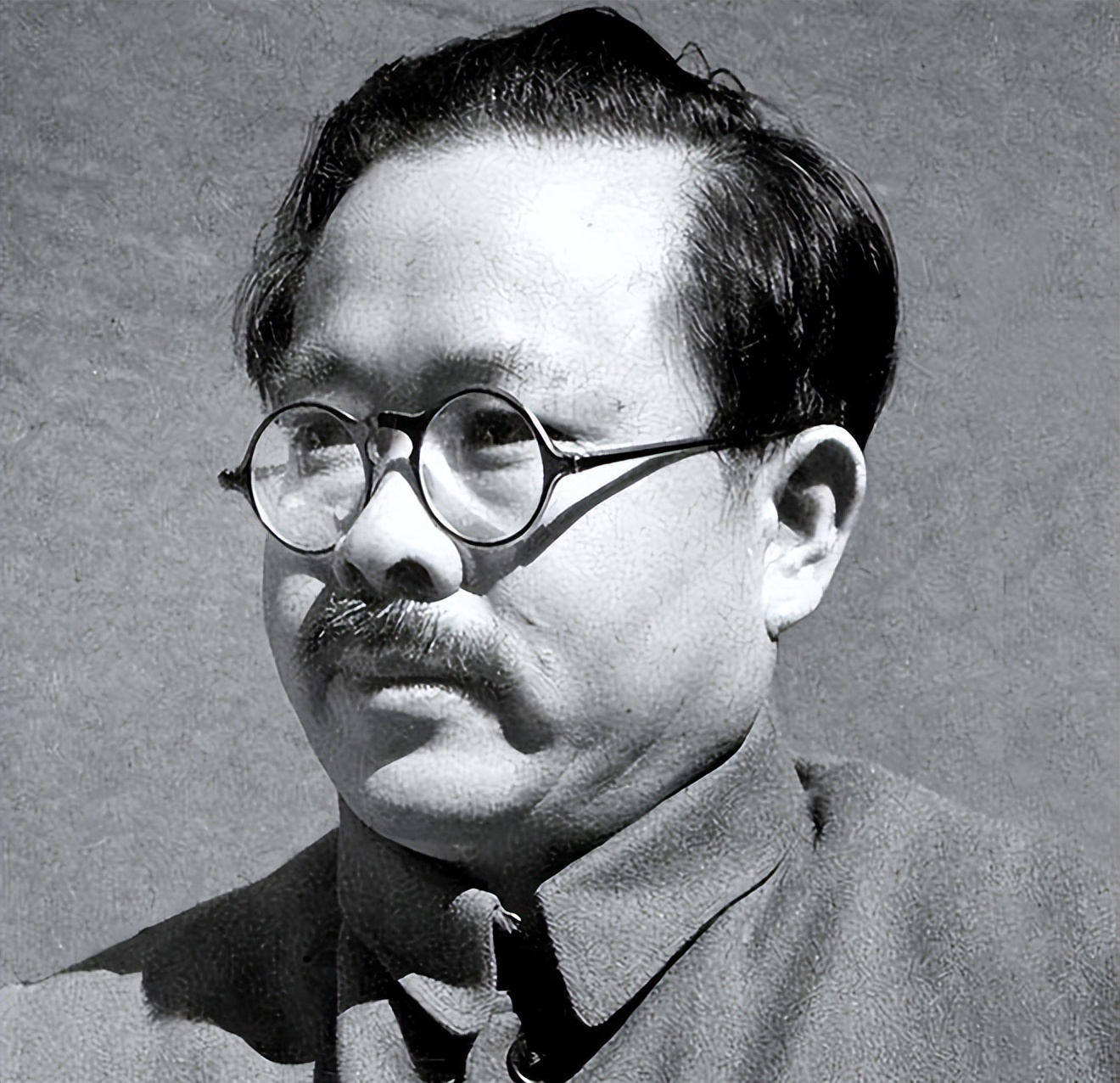 1949年开国大典，毛主席为何不让任弼时参加？背后原因令人泪目