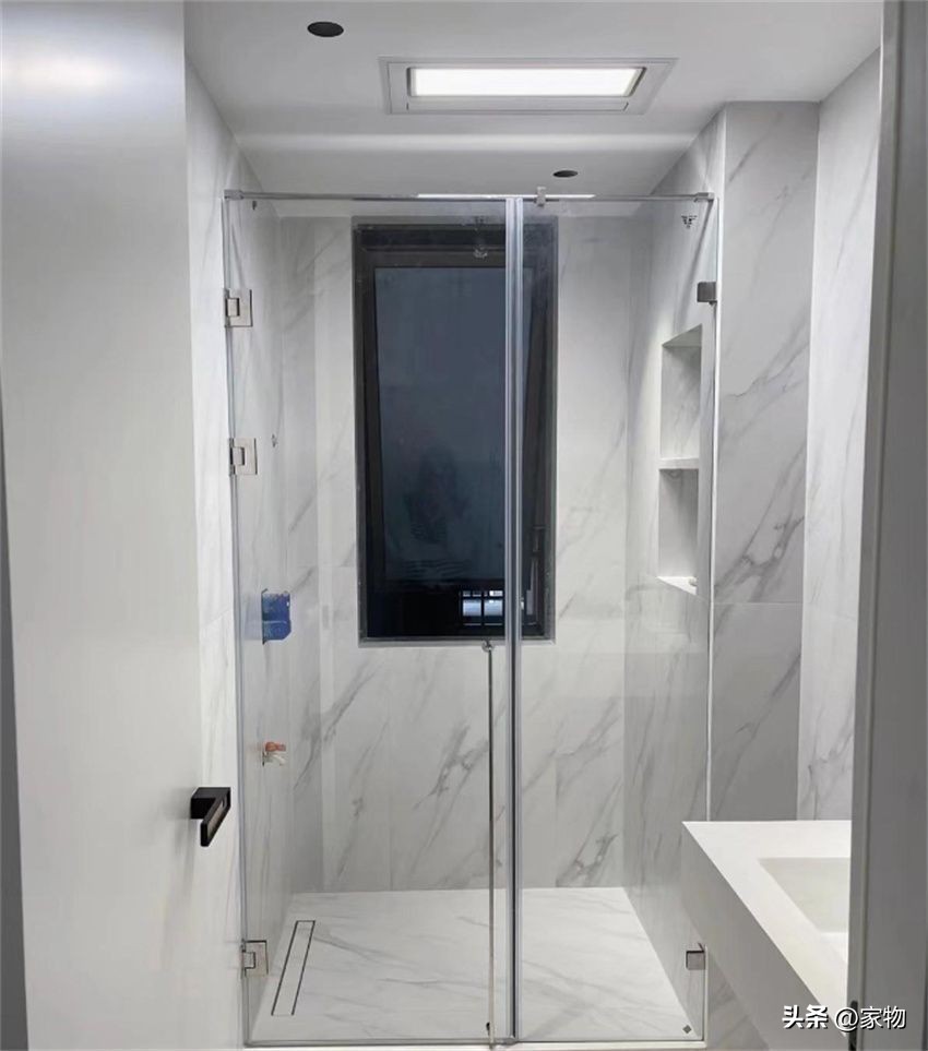 一字型无挡水条下沉淋浴房,头一次见下沉式浴缸