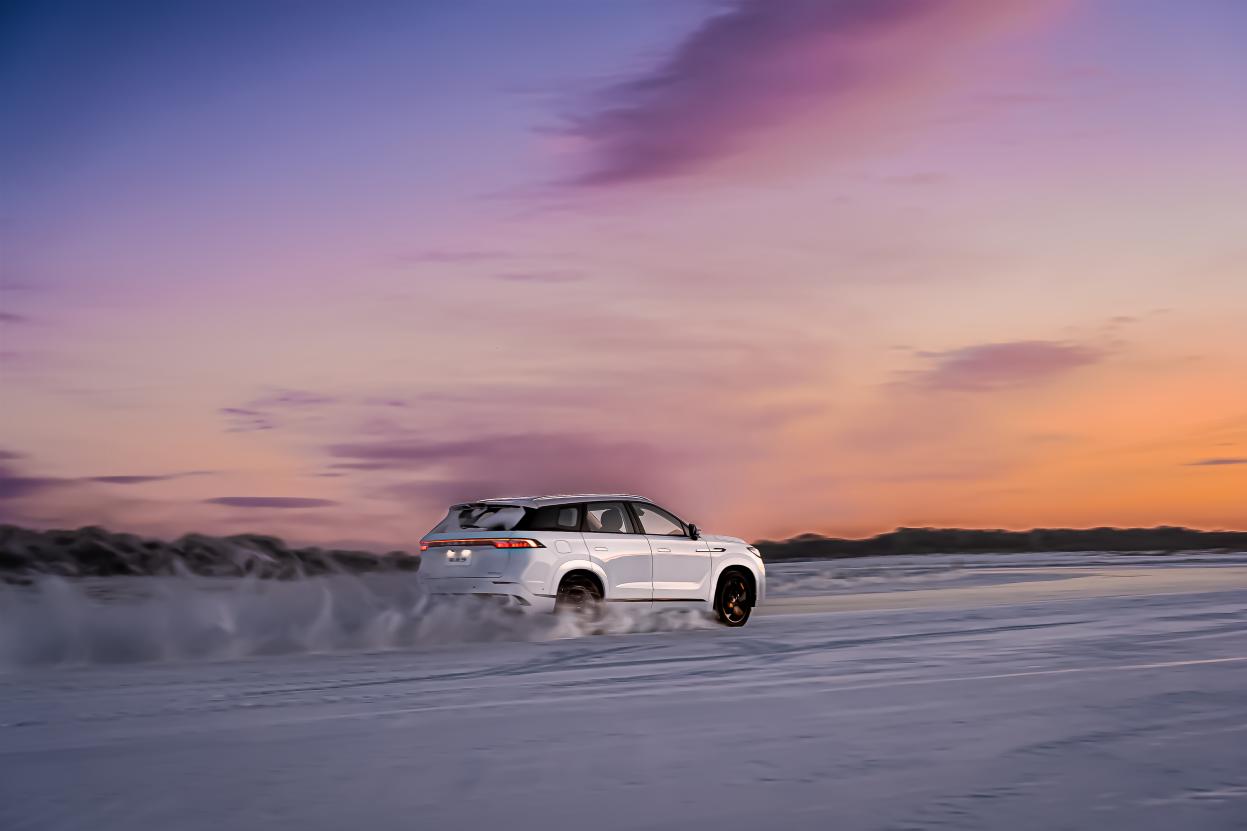 以下故事绝非虚构彼此雷同纯属巧合吉利“捅破天”奇瑞杀手锏