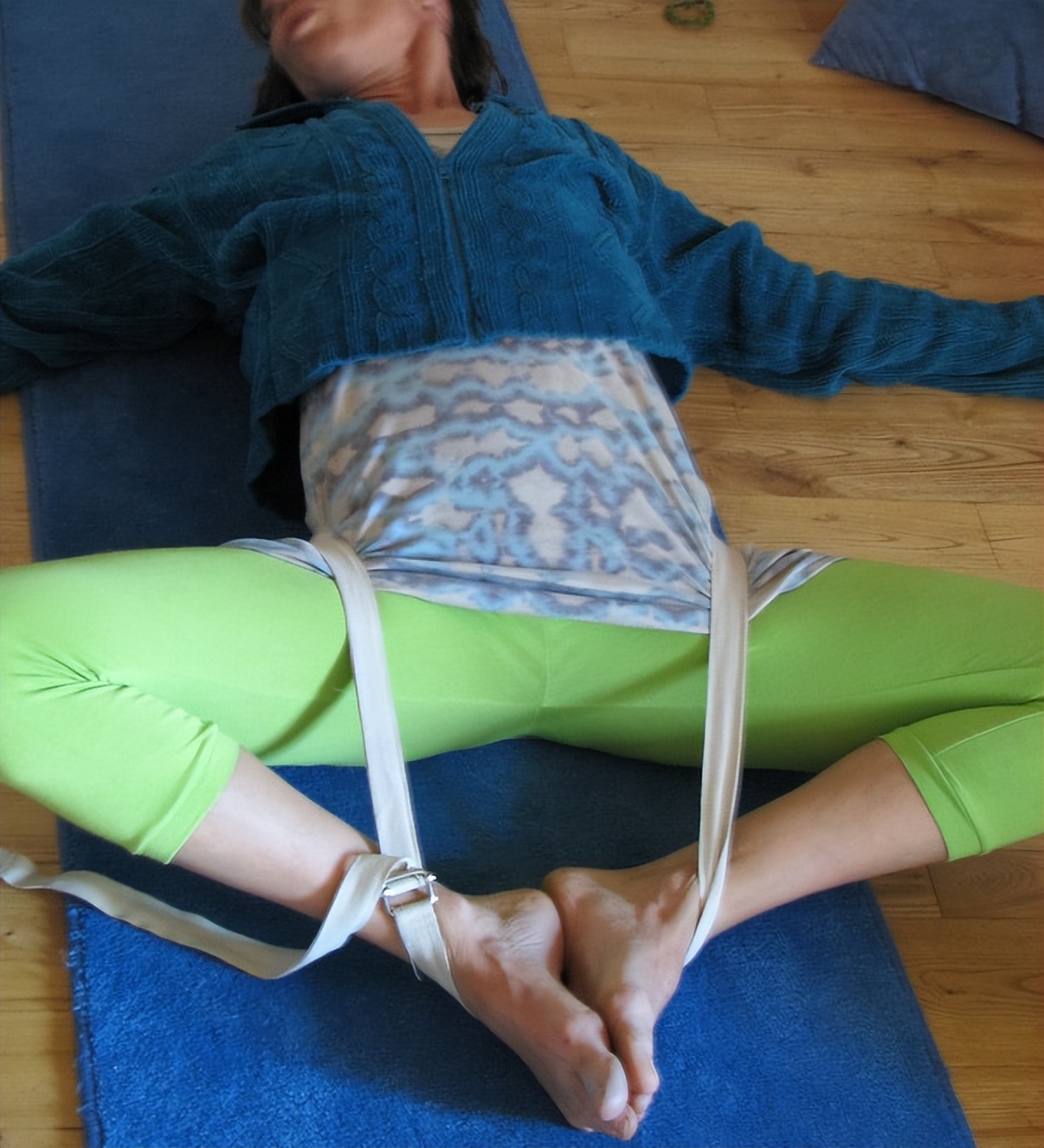 缓解坐骨神经痛的瑜伽动作,坐骨神经痛瑜伽30分钟