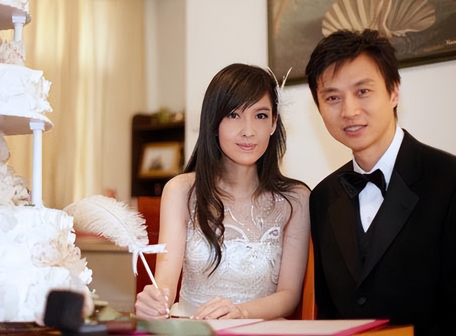 宝丽金四朵金花vs滚石四朵金花,宝丽金公认四朵金花