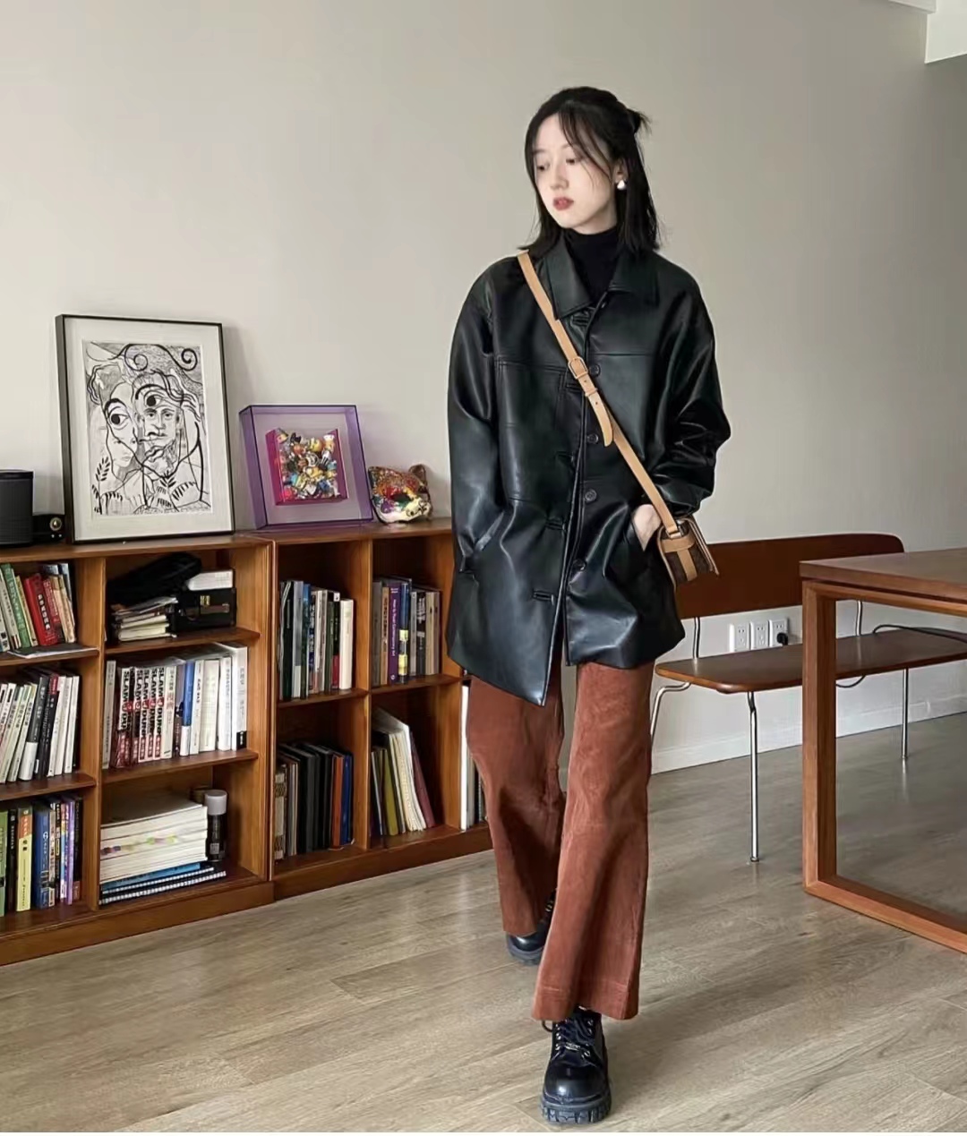 皮衣怎么搭配衣服女秋冬,2020洋气套装皮衣