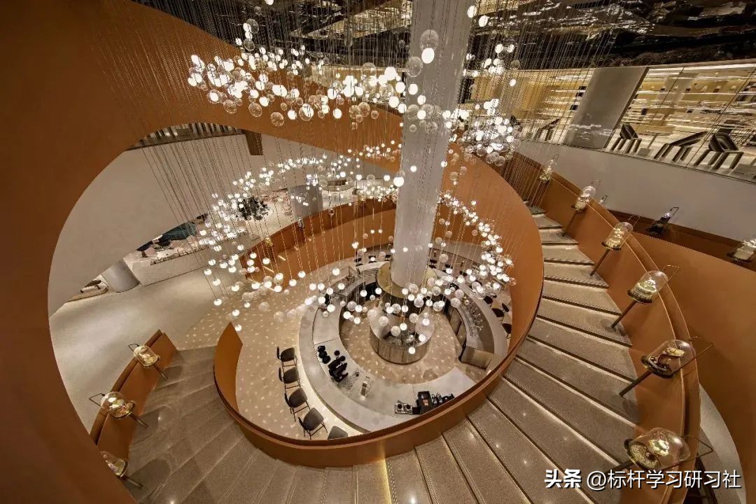 中国最“作死”网红店：砸1亿装修，却没干过路边摊