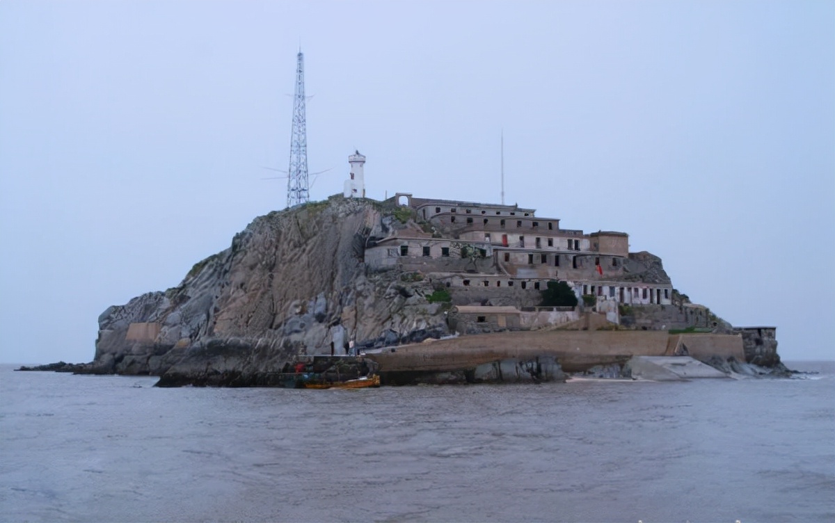 江苏夫妻守岛32年,夫妻俩孤守孤岛没水没电