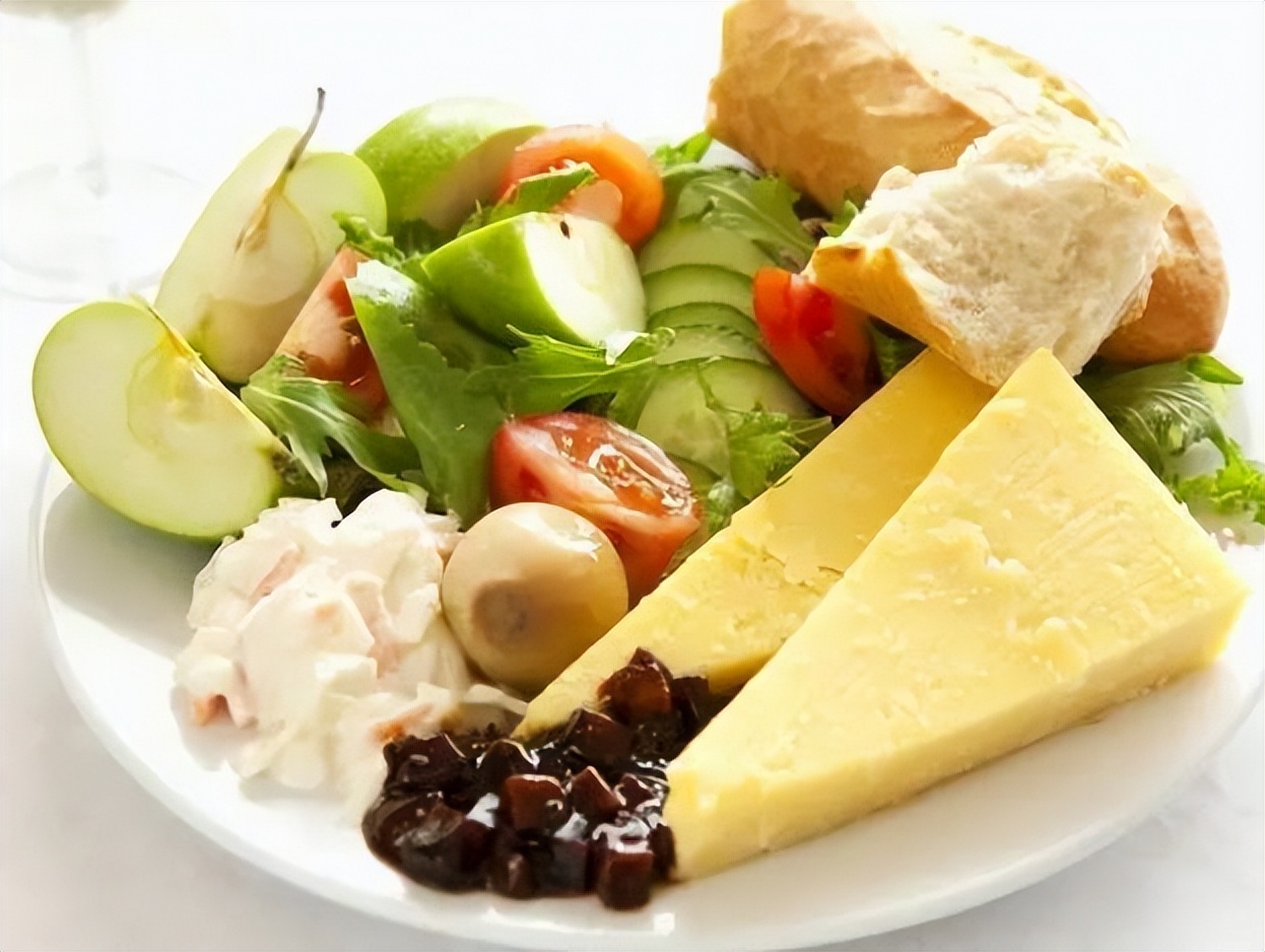 女性30岁后少吃这些东西,女性过了45岁后4种食物建议少吃