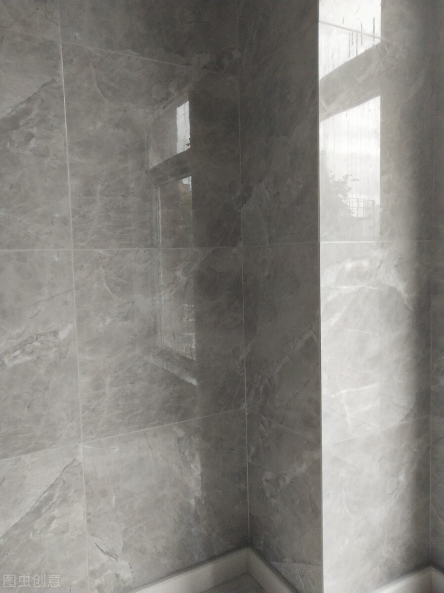 陶瓷胶美缝剂和彩砂美缝剂哪个好,瓷砖美缝是真瓷胶好还是美缝剂好