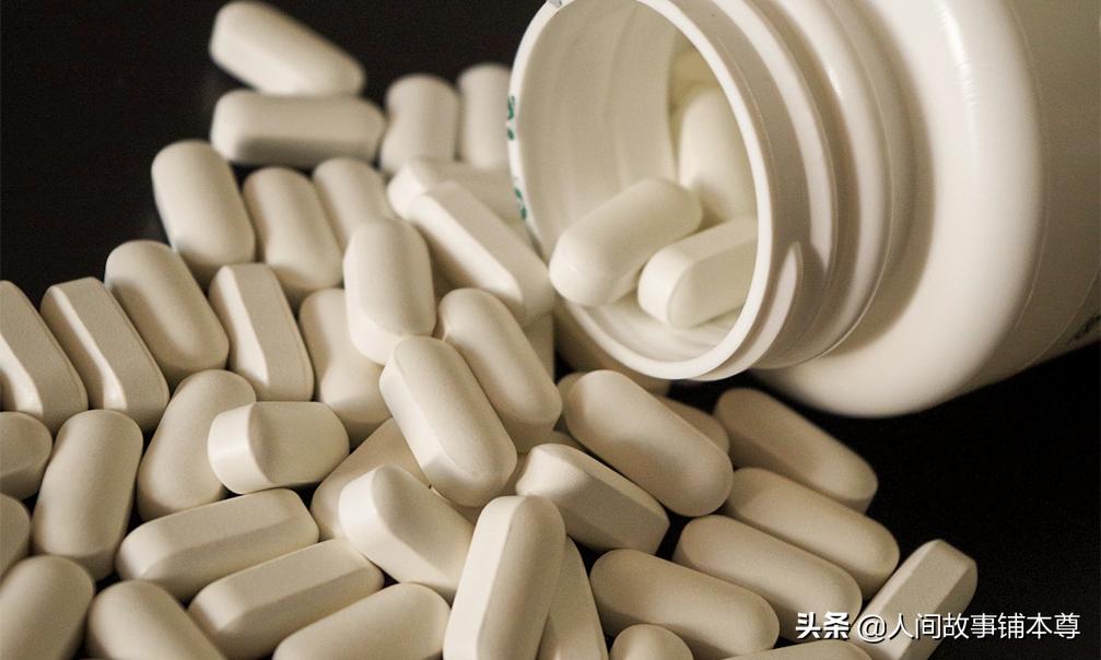 厌食症女孩吃饼干,女孩厌食症只吃零食