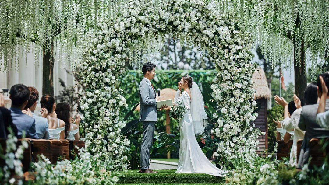 婚礼化妆师全程跟妆多少钱,婚礼化妆师多少钱一天