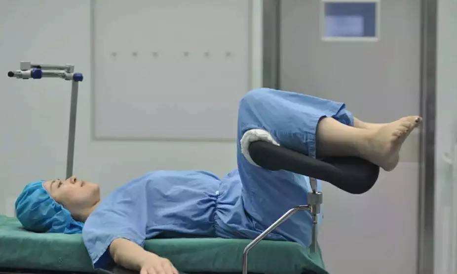 子宫切除术后第二天左腿不灵便，手术中谁来保护我们的腿？