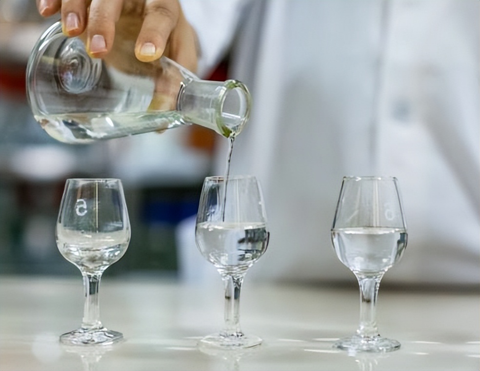 陈年勾兑酒老酒是好酒吗,勾兑的酒都是酒吗