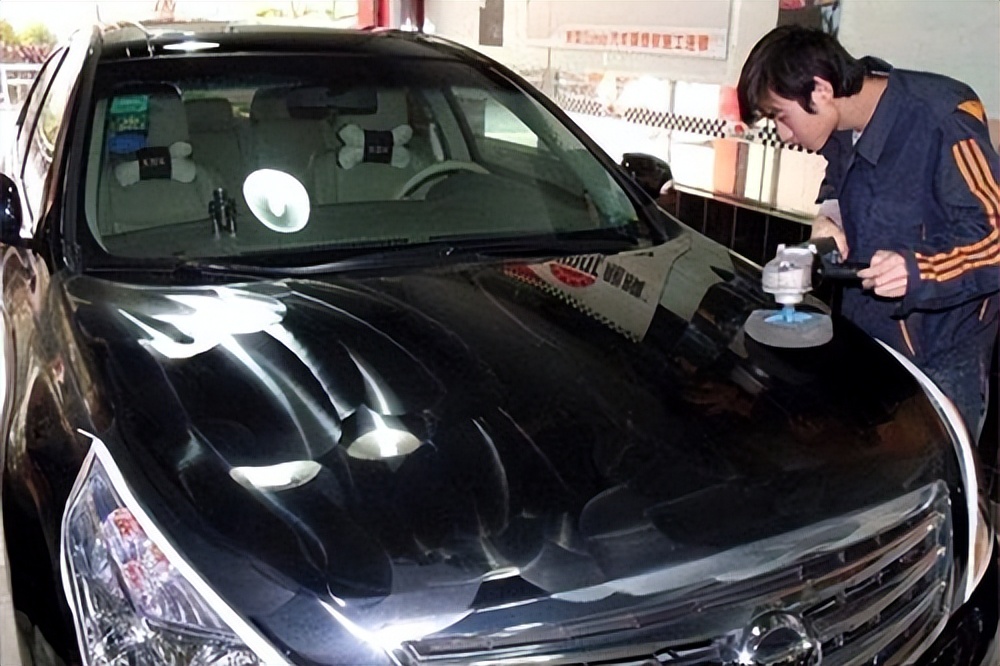 汽车漆面抛光的步骤有哪些？只需简单5步，爱车漆面光鲜亮丽！