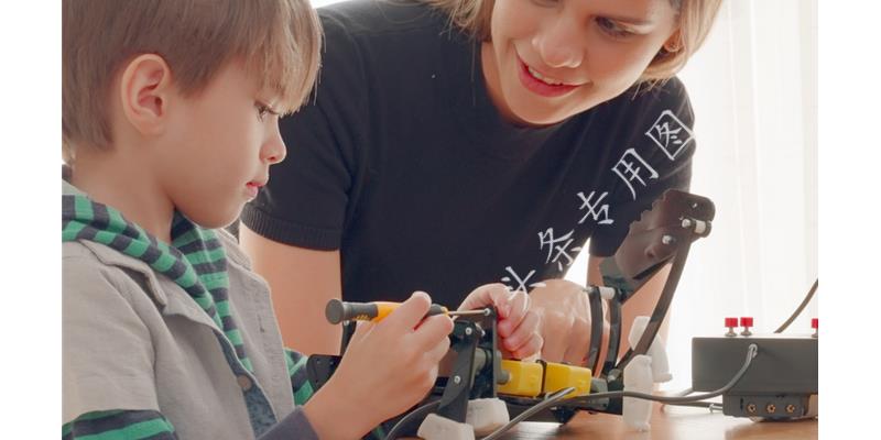 “还是亲儿子孝顺”小舅一年回一次家，养老5年的女婿断了生活费