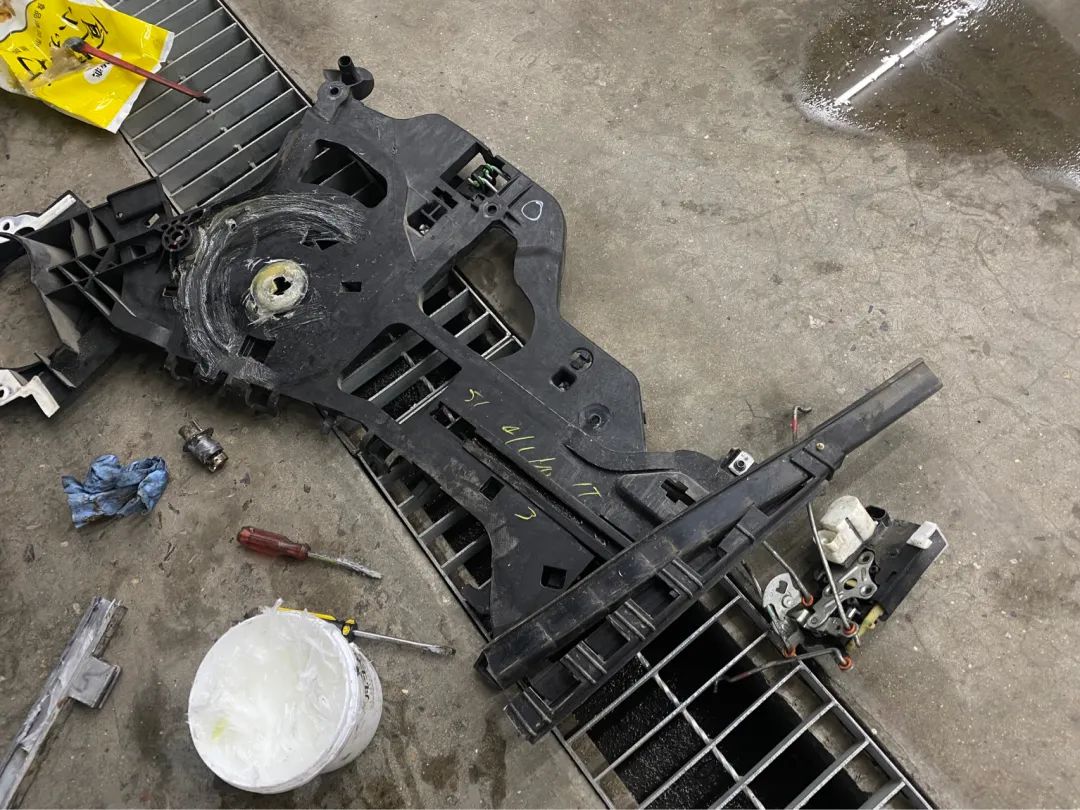 12款经典gl8车身翻新,怪兽修车老车翻新