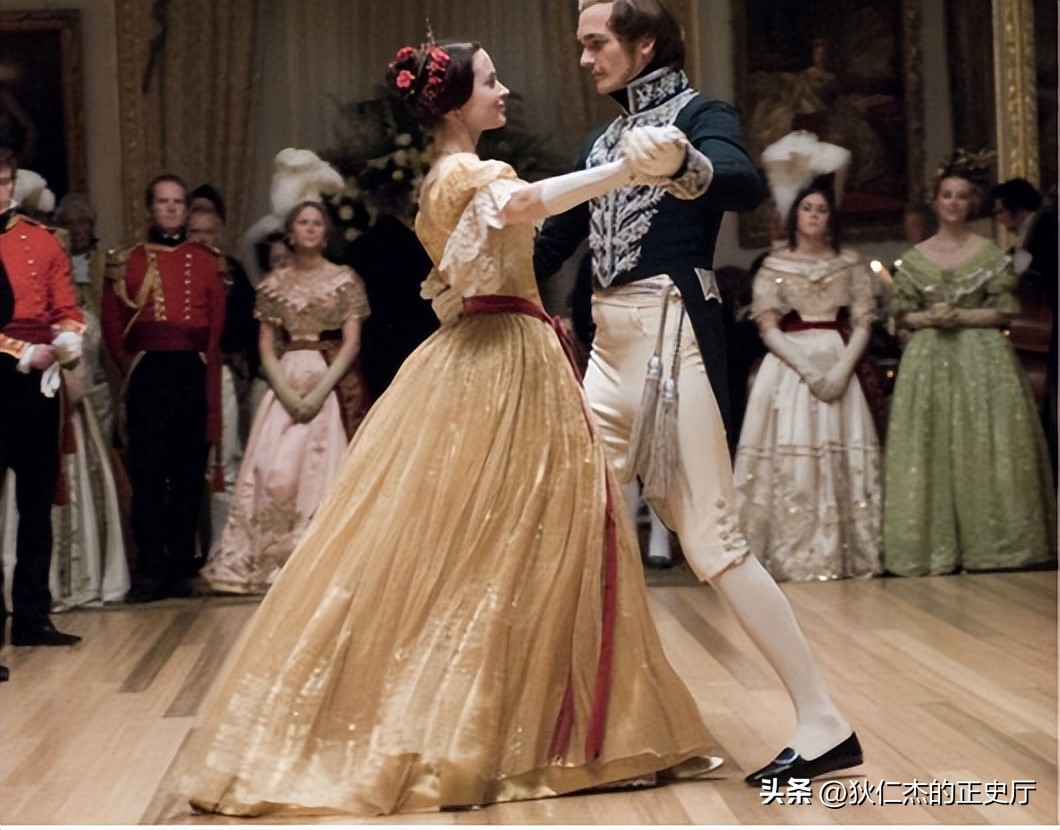 爱尔兰穷人和富人都爱穿斗篷，英国人为何“看不惯”？