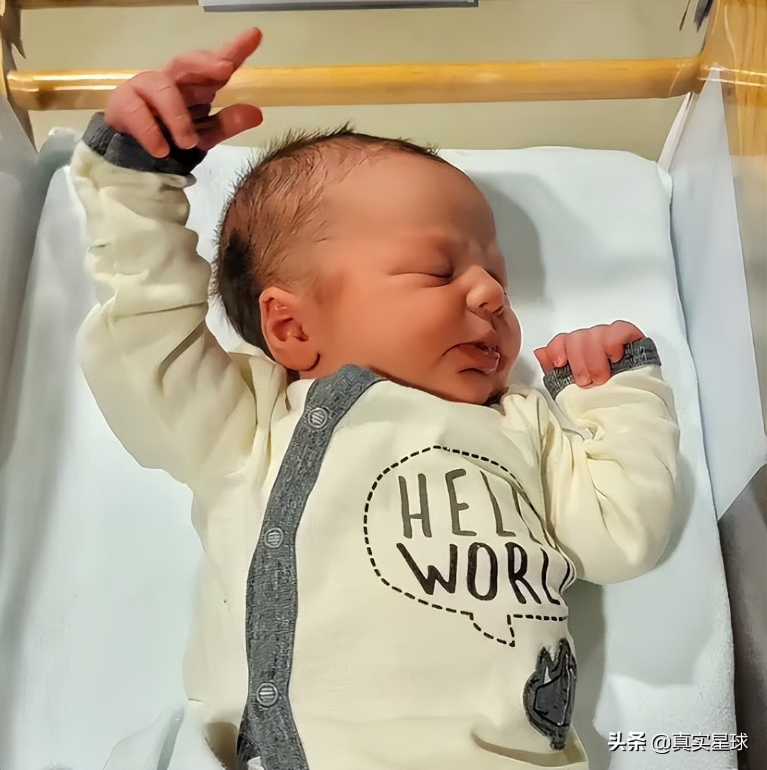 美国婴儿奶粉出现严重短缺受益,美国奶粉短缺原因