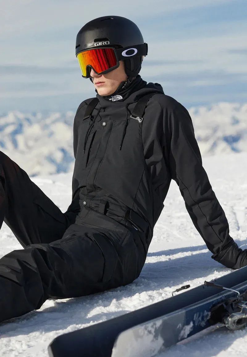 最像滑雪服的冲锋衣,冲锋衣和滑雪服外观