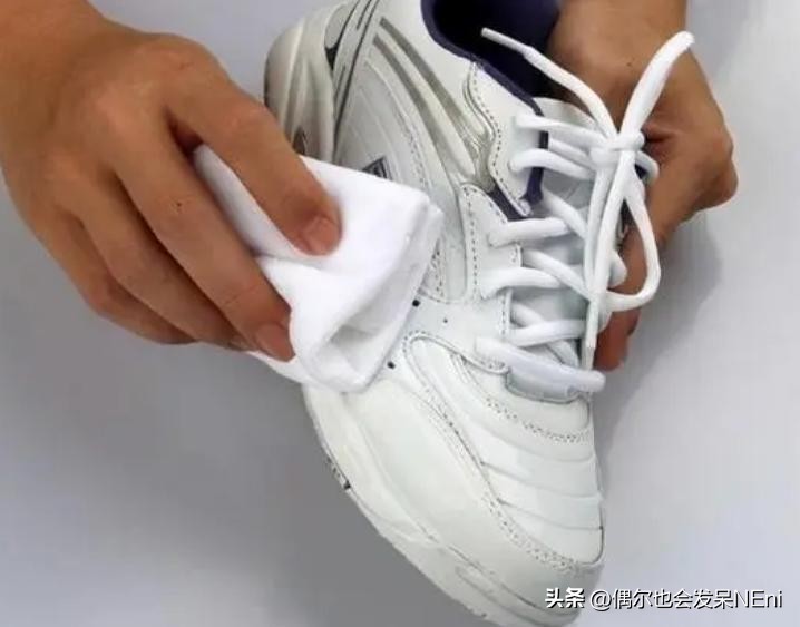 正确清洗皮革运动鞋的步骤,运动鞋还原