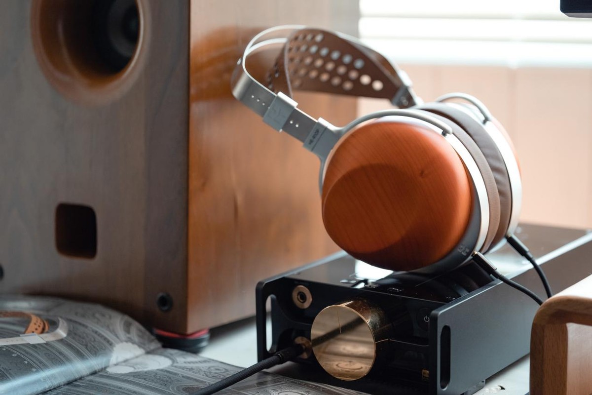 这就是参考级Hi-End听感，领略封闭式平板耳机巅峰HIFIMANHE-R10P