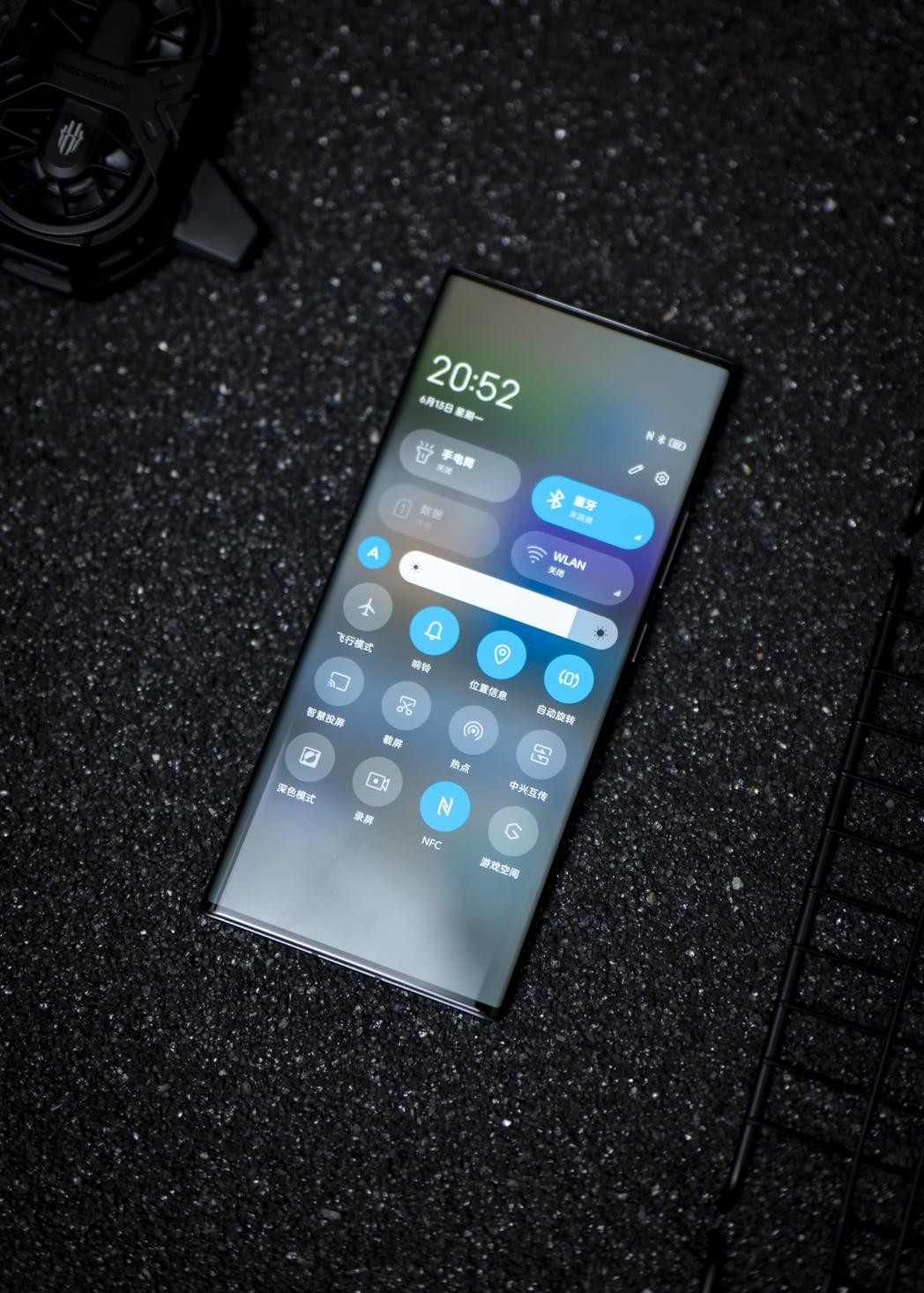 梦寐以求的无缺全面屏影像旗舰，中兴Axon40Ultra评测