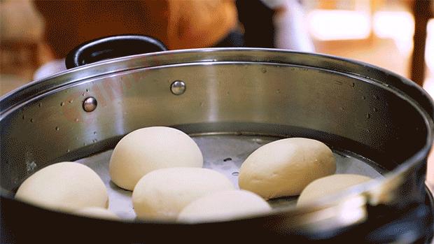 蒸包子真实评测,半发面包子和发面包子测评