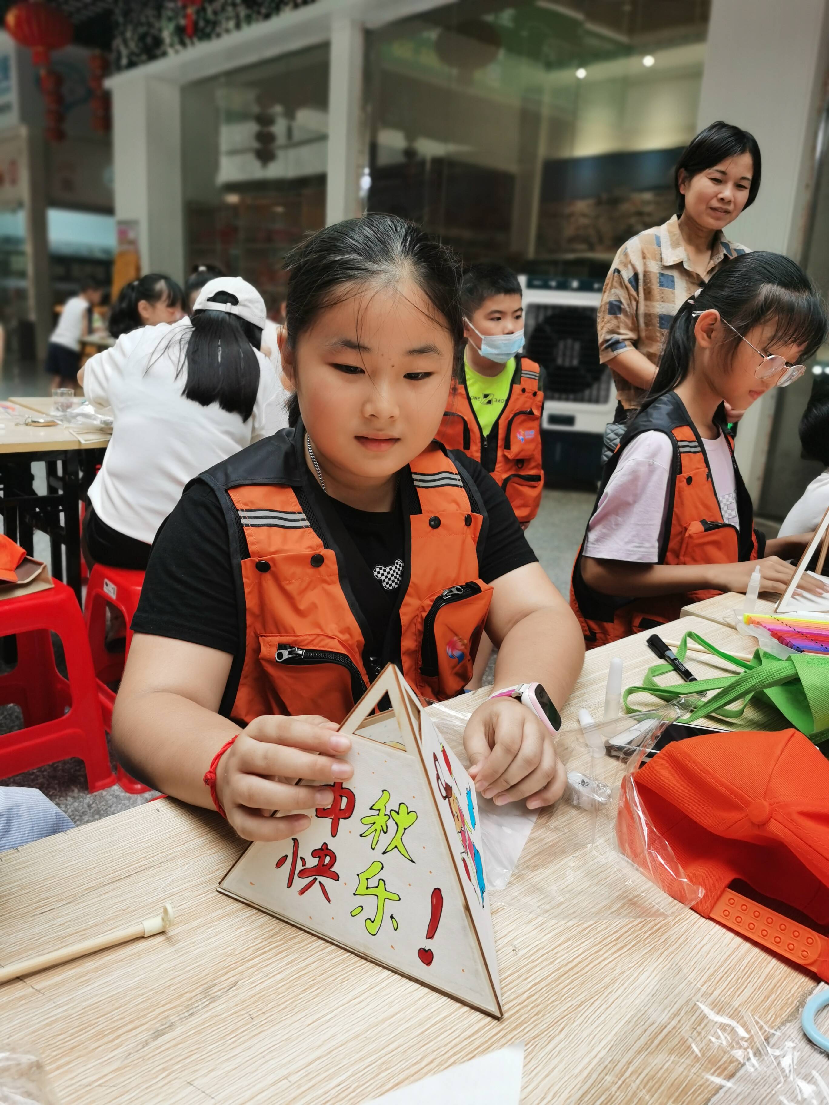 巧手制灯笼浓浓中秋,小记者寻找年味活动设计方案
