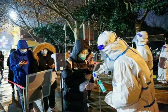 一份特别答卷这场大考背后的付出,一场特殊的大考