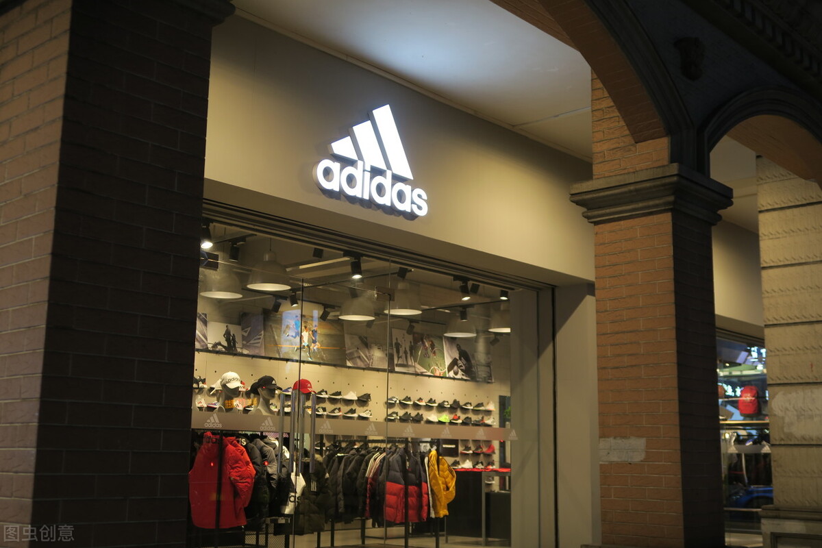 失去中国市场，阿迪达斯利润大跌64%，生产线迁往越南，明智吗？