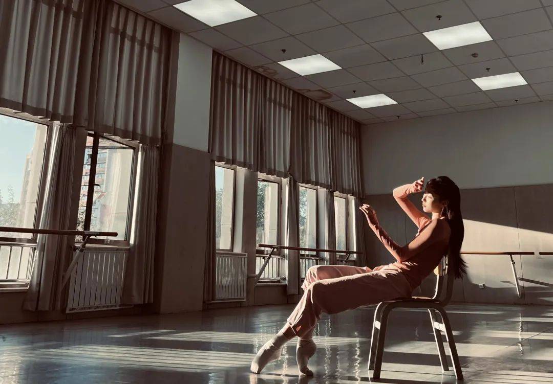 一束光当代艺术展,2022年中国当代艺术展作品展