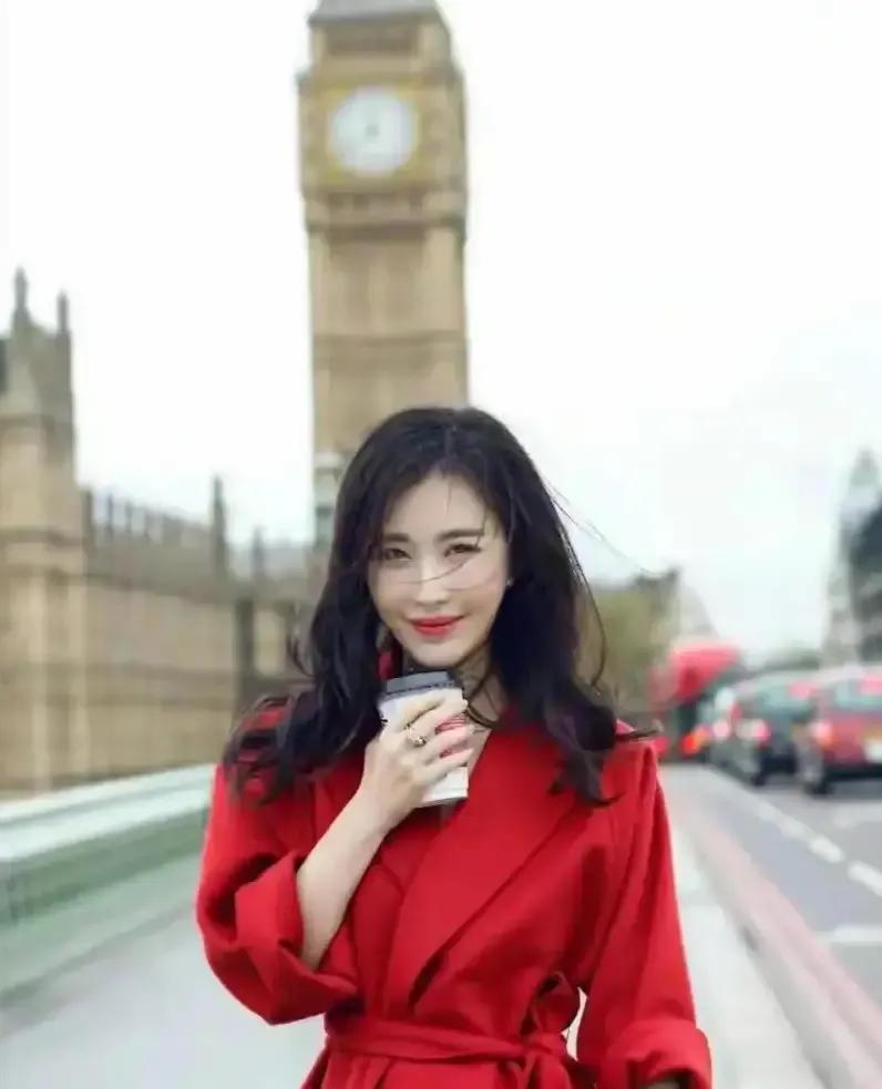 别再瞎操心了，王石与田朴珺这对“父女恋”早已活成了命运共同体