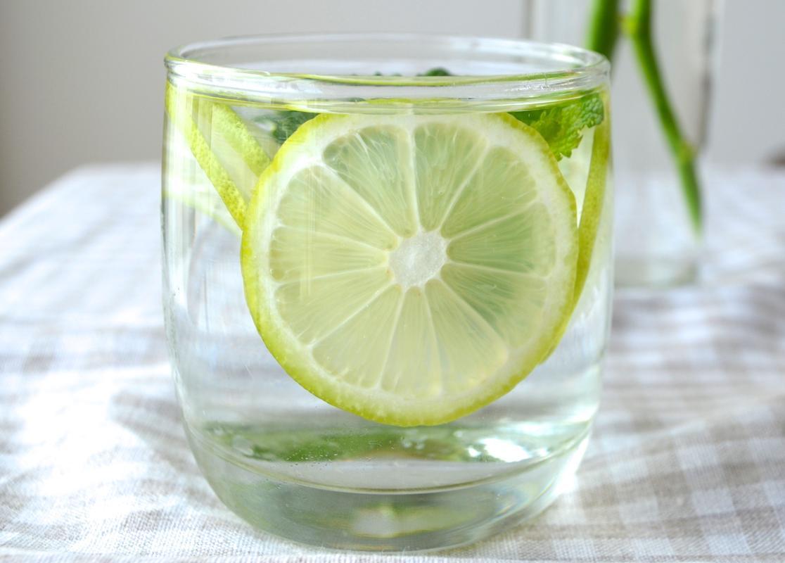 喝柠檬水的注意事项,喝柠檬水的好处文章