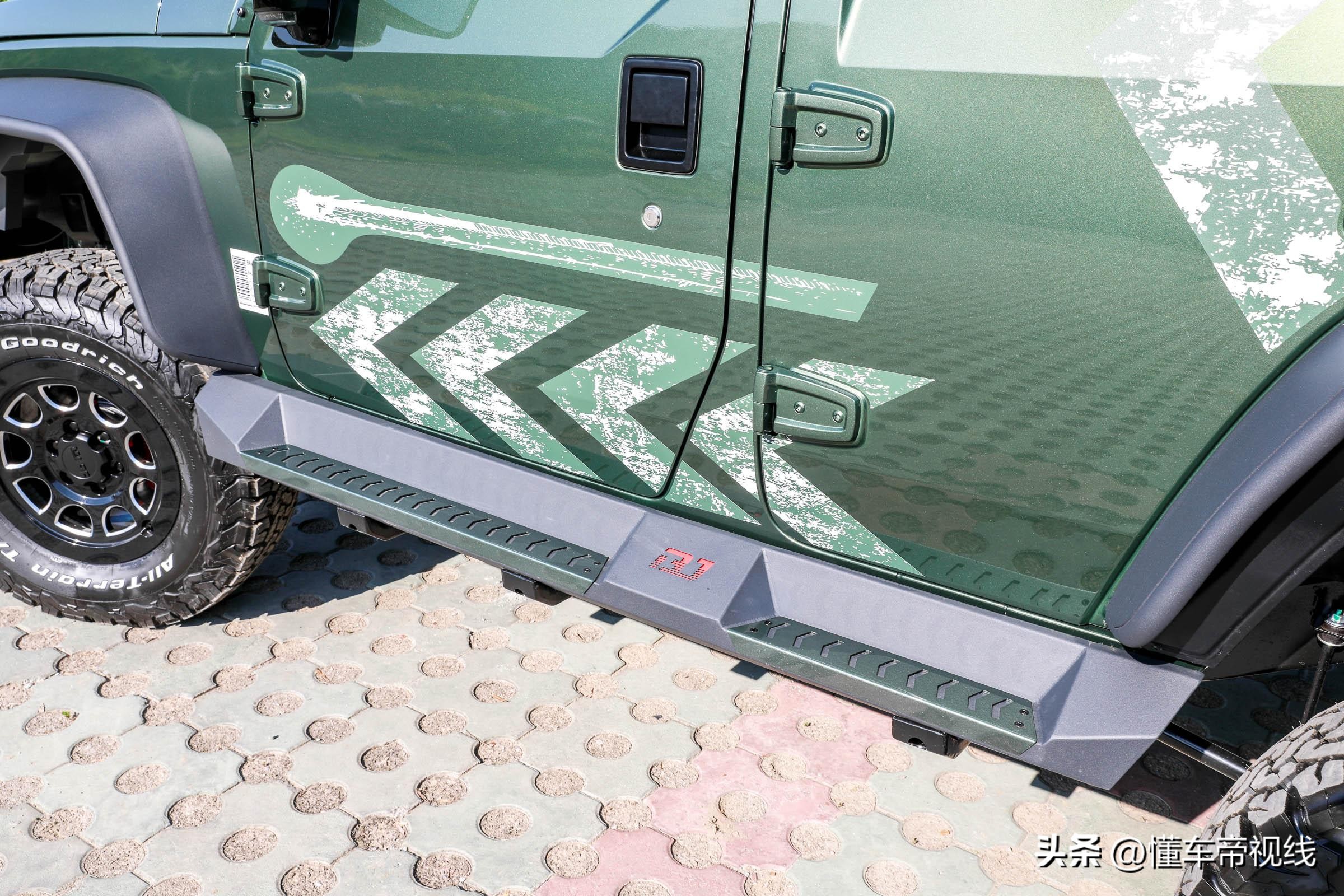 2021款北京bj40雨林穿越版2.3t,2024款北京新款bj40越野视频