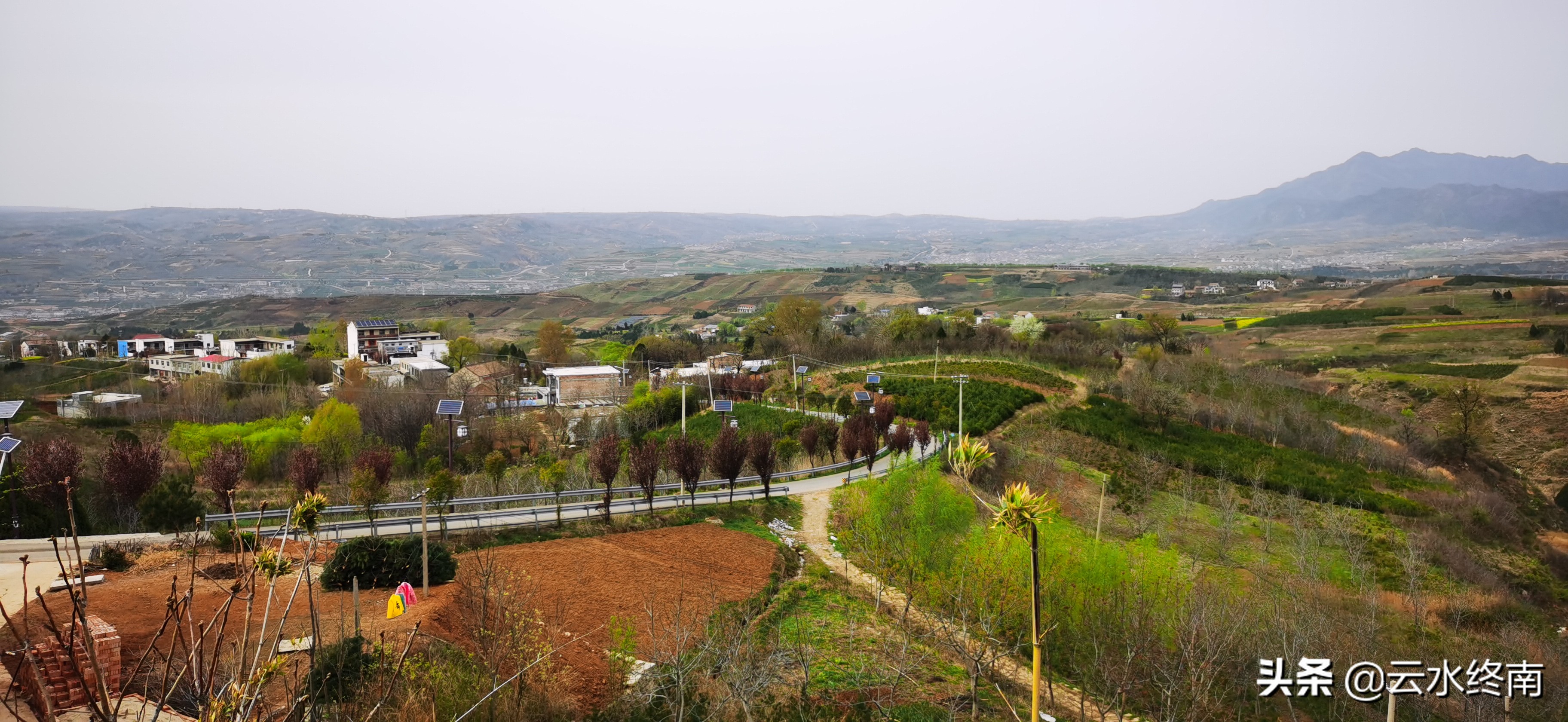 野逛桐花沟，我想欺骗一个老汉却被识破，不料却发现了一个峪口