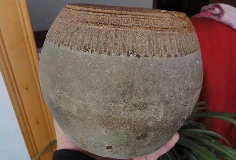 俗语“东西*不五**送，送了人财空”，*不五**送指什么？为何人财空？