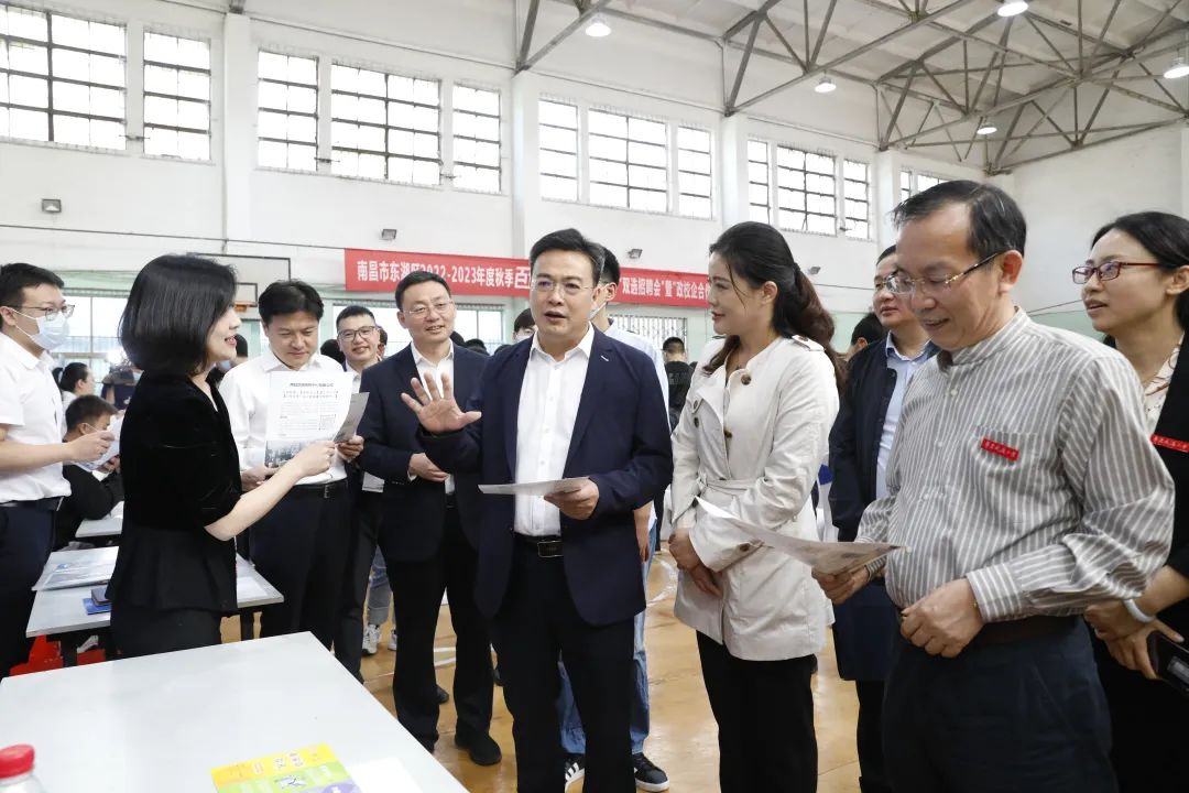 南昌东湖区招人,南昌百场校招走进高校揽人才