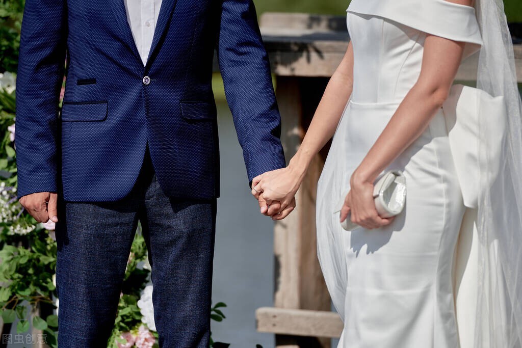 男人提出离婚又玩失踪是怎么回事,男友玩失踪应该去找他吗