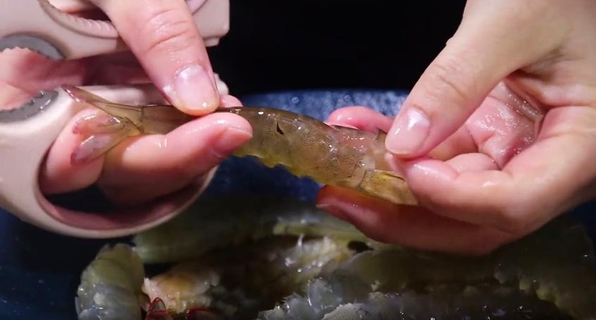香酥油焖大虾的做法说明文,香酥油焖大虾家常做法儿童