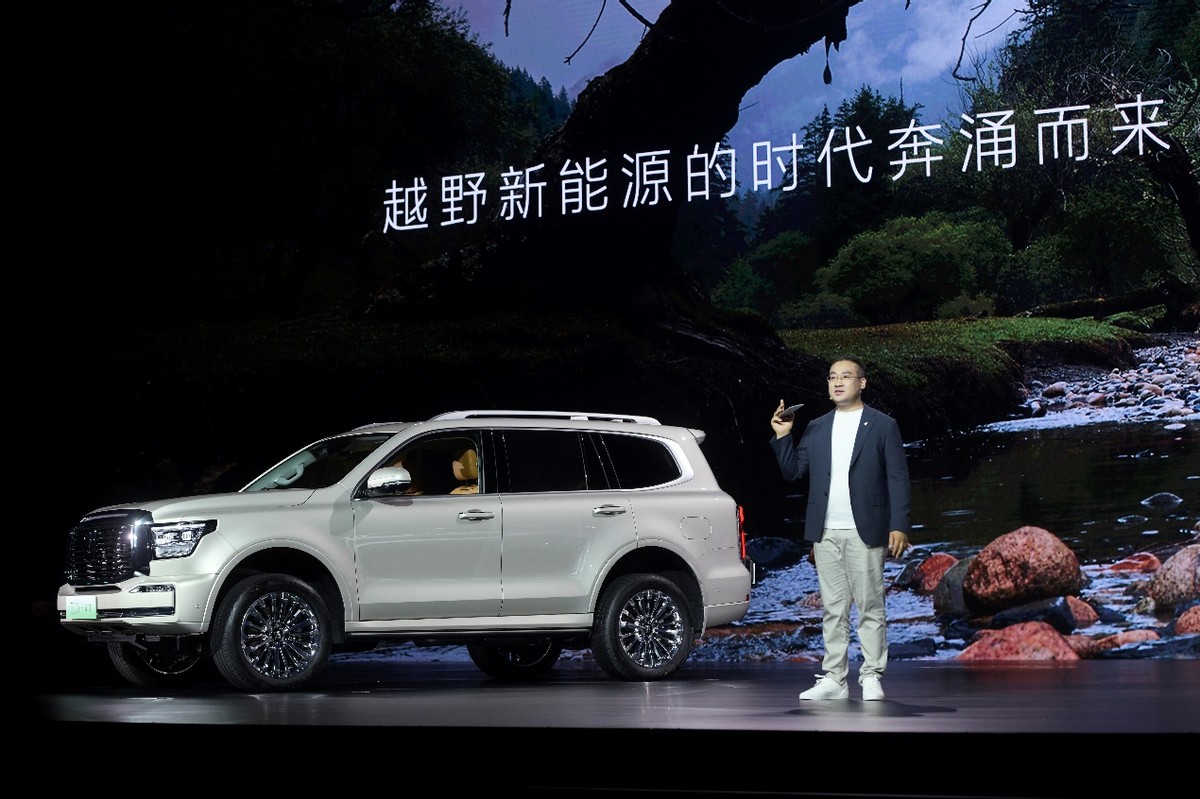 全新外观坦克500hi4-t,坦克500hi4-t对比新款霸道