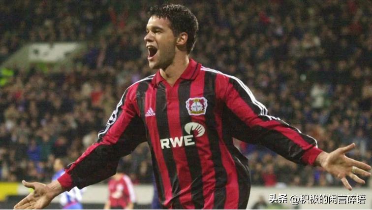 世界十大足球传奇,世界上有哪些传奇足球巨星