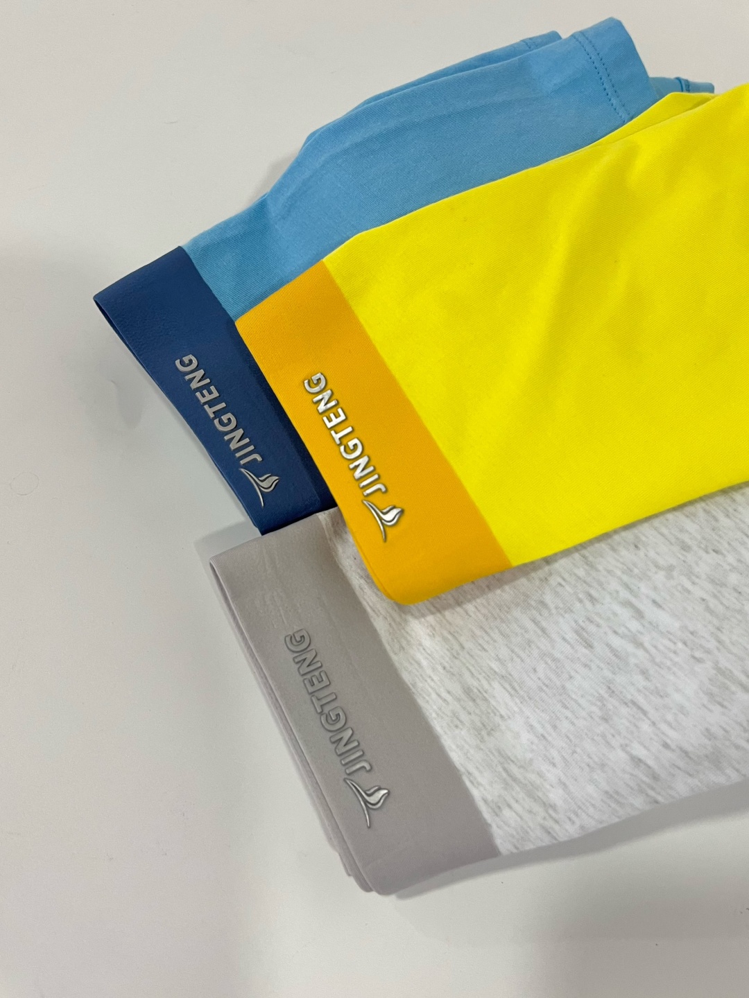 和它的相处，就像老友一般舒适！穿上这条*裤内**，尽享舒爽！