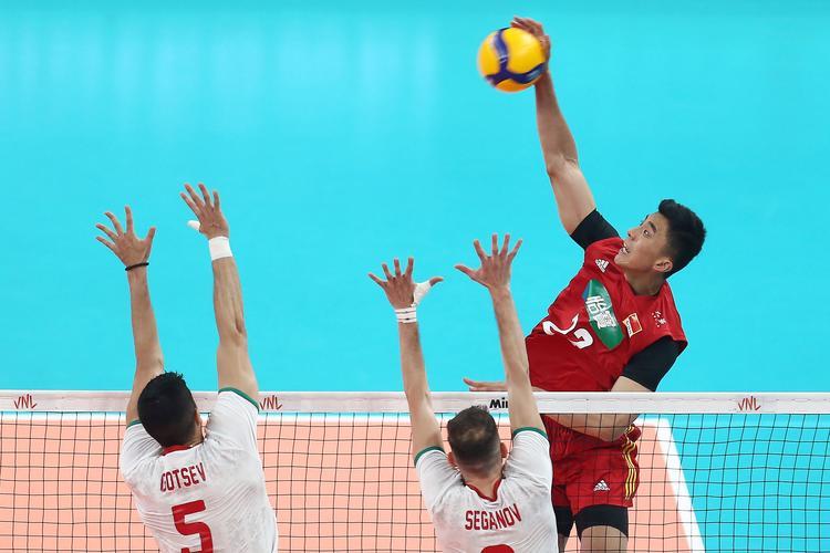 赖亚文肺腑之言助中国体坛,赖亚文的强势回归传递了什么信号