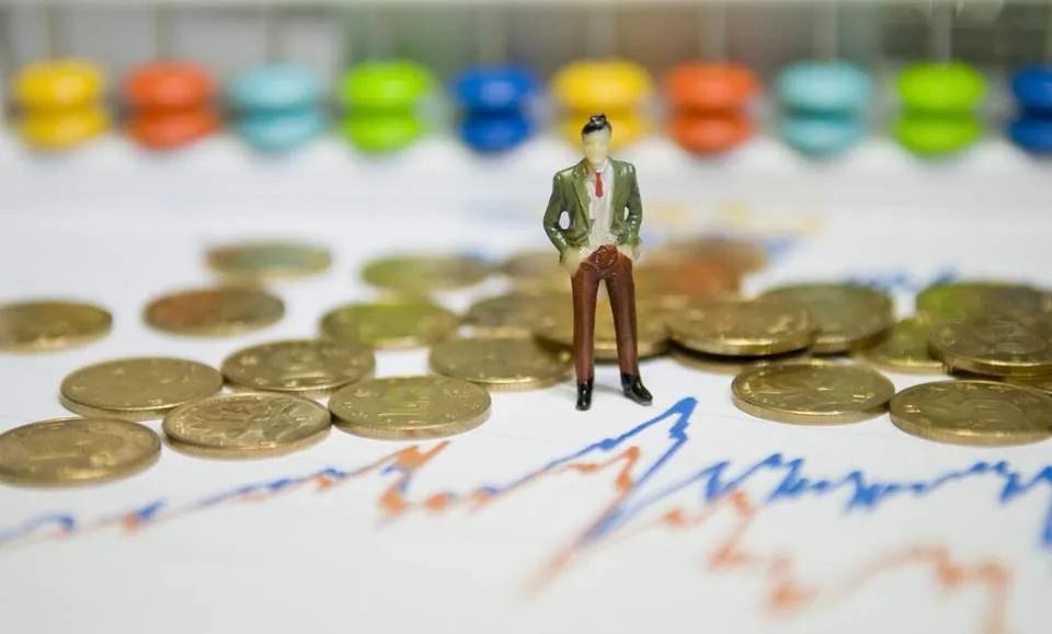 这段时间买什么股票赚钱,通货膨胀买什么股票赚钱