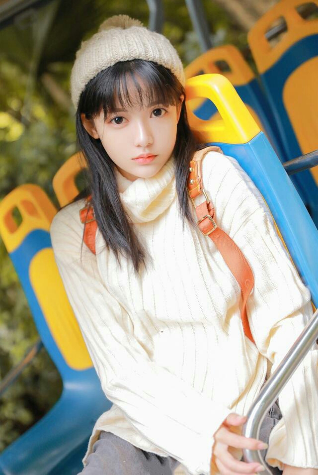 怎么和刚加好友女孩子聊天,初次加好友怎么跟女孩子聊天