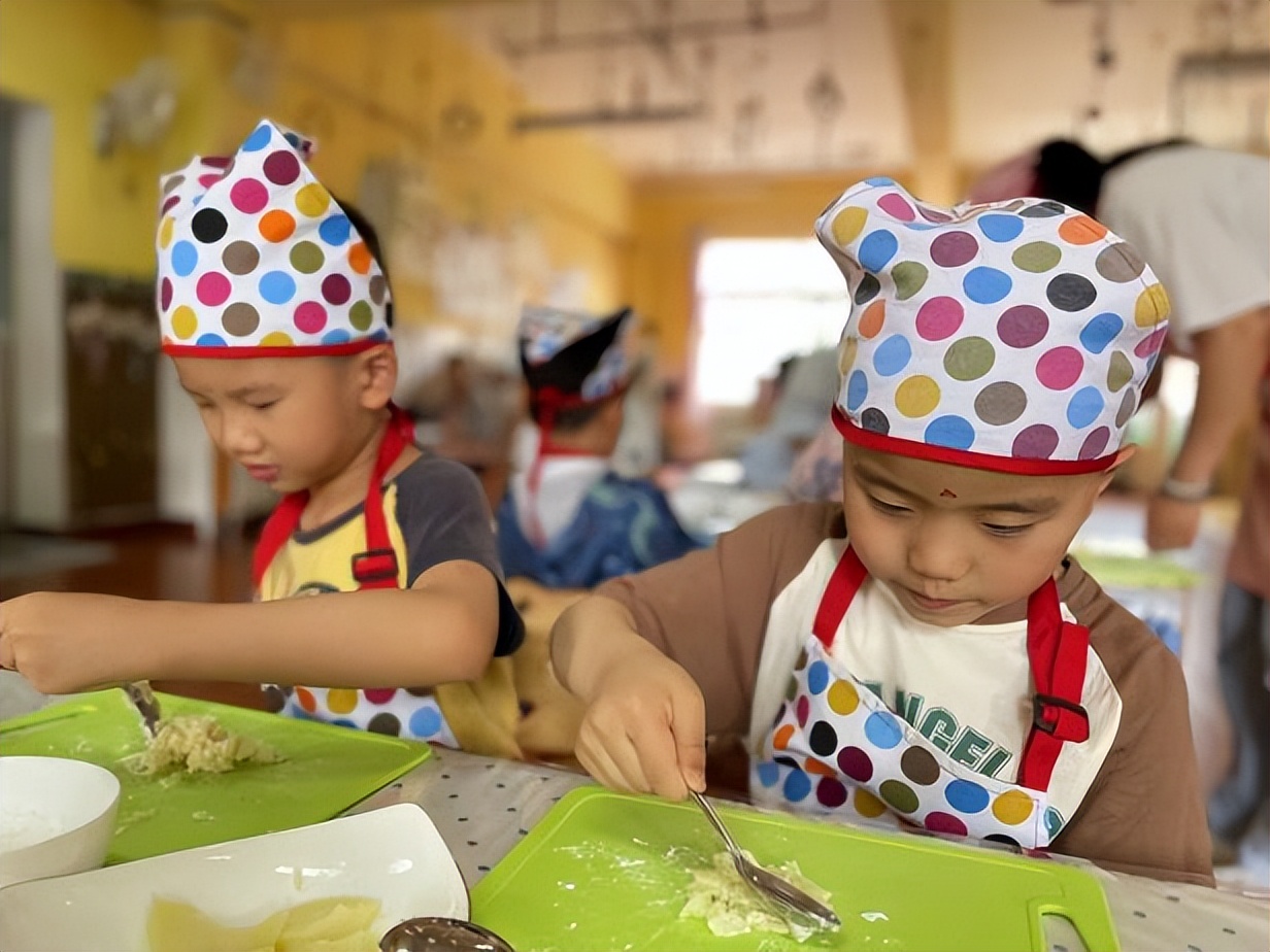 倾听儿童相伴成长幼儿园六一活动,幼儿园六一亲子阅读游园活动