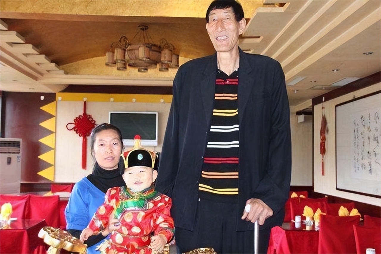 中国2米36巨人鲍喜顺现状,2米巨人鲍喜顺近况