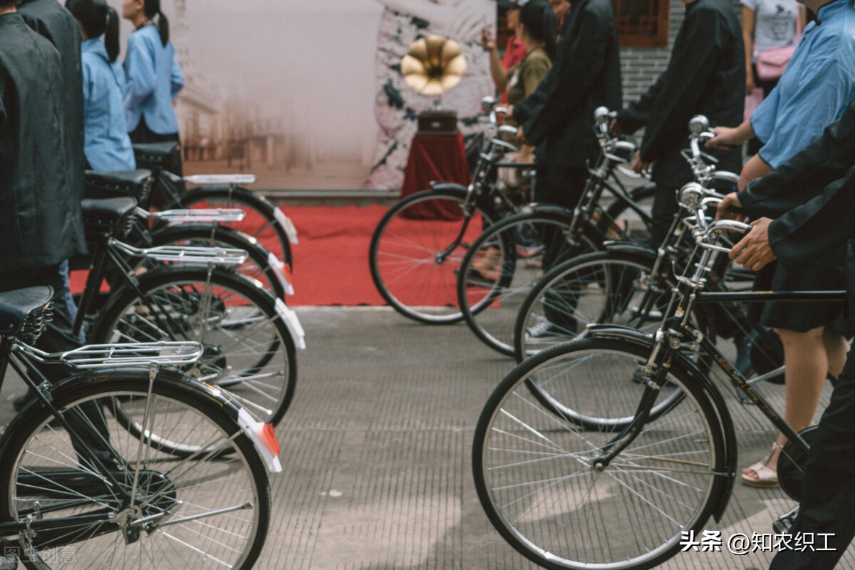 自行车打钢印的视频,二八大杠自行车钢印